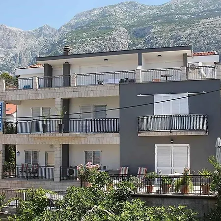 Gasthof Five Complex In